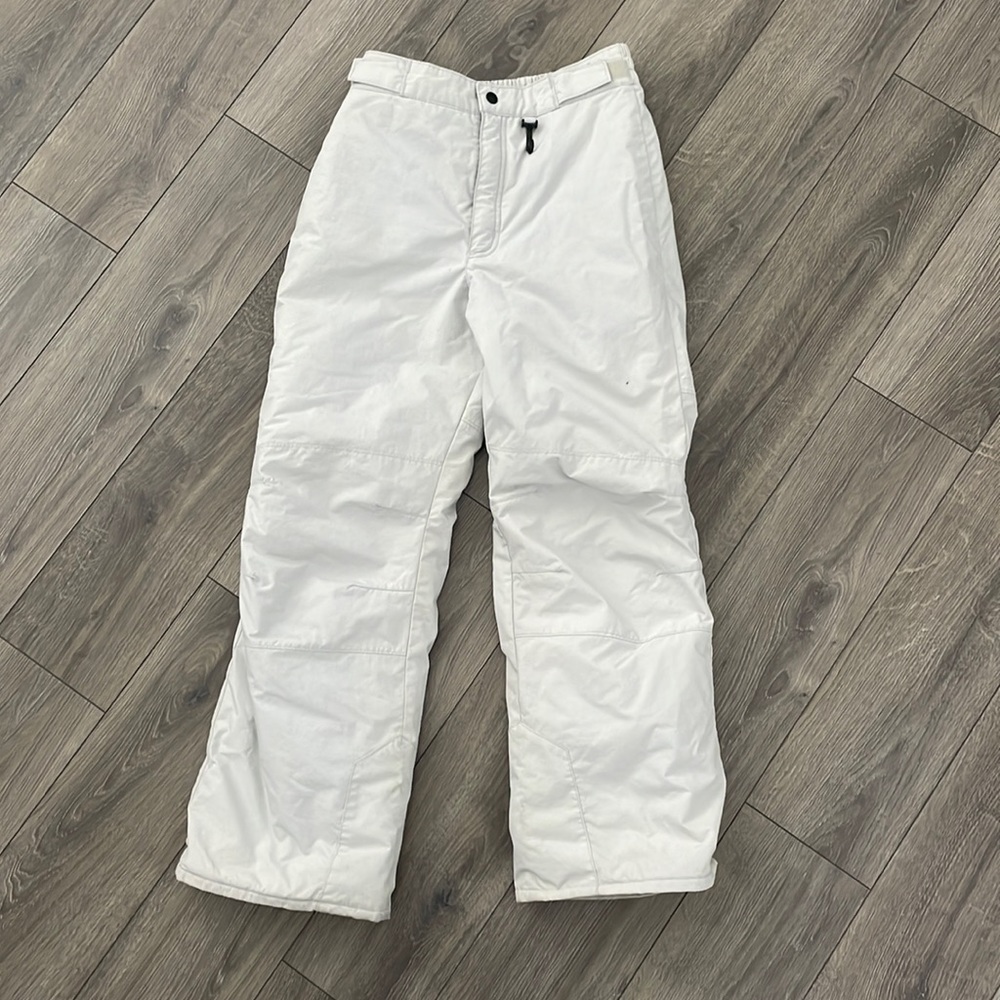 Columbia snow pants. Women’s size 2, youth size 14/16. Light gray